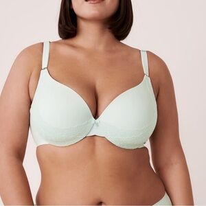 La Vie En Rose Lightly Lined Sleek Back Bra size 38C blue lace